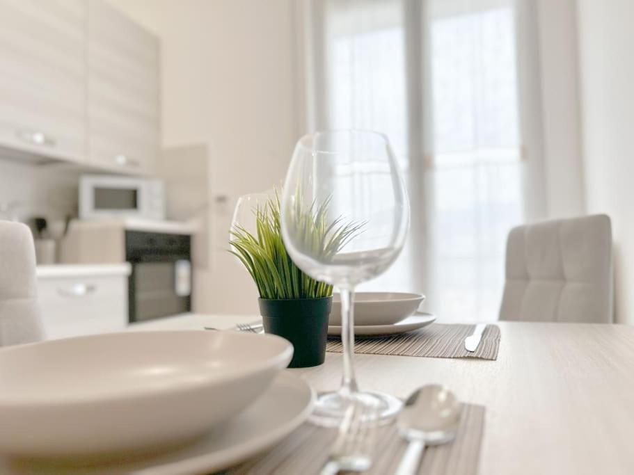 Elegant Apartment - Wifi - Smart Tv - Netflix Генуа Екстериор снимка
